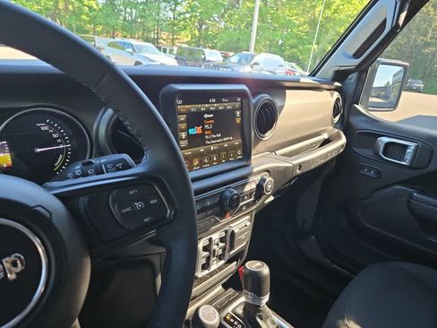 Used 2023 Jeep Wrangler Unlimited w/ Sun & Screen Package AWD/4WD image 25