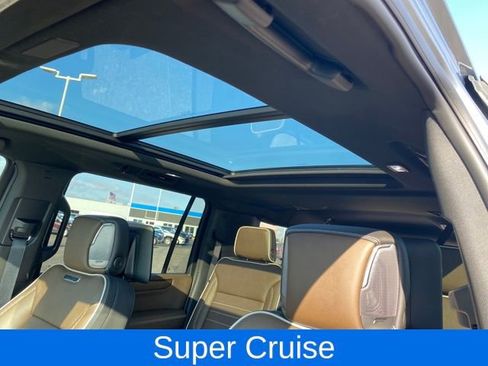 Used 2025 GMC Yukon XL Denali Ultimate w/ LPO, Floor Liner Package image 15