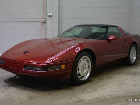 Used 1994 Chevrolet Corvette Coupe image 2