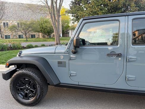 Used 2015 Jeep Wrangler Unlimited Sport AWD/4WD image 13