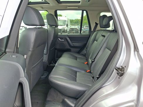 Used 2013 Land Rover LR2 AWD/4WD image 11