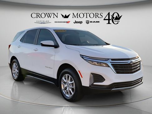 Used 2024 Chevrolet Equinox LT w/ LPO, Floor Liner Package AWD/4WD image 3