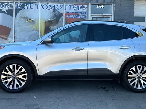 Used 2020 Ford Escape Titanium image 6