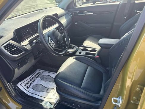 Used 2024 Kia Seltos SX w/ SX Sunroof Package AWD/4WD image 23