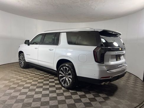 New 2026 Chevrolet Suburban High Country AWD/4WD image 4