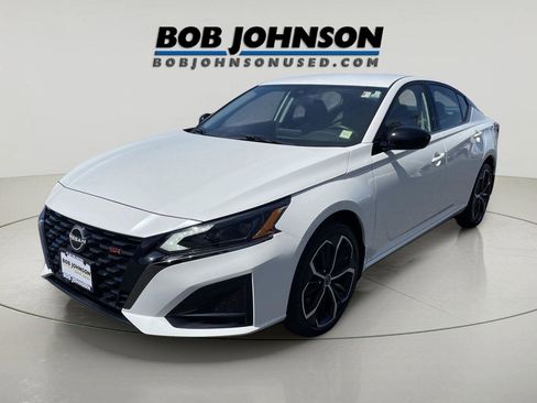 Used 2023 Nissan Altima 2.5 SR AWD/4WD image 7