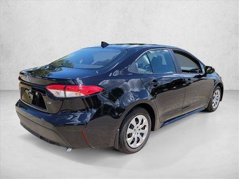 Used 2026 Toyota Corolla LE FWD image 5