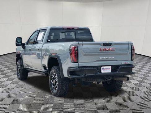 Used 2024 GMC Sierra 2500 AT4X image 3