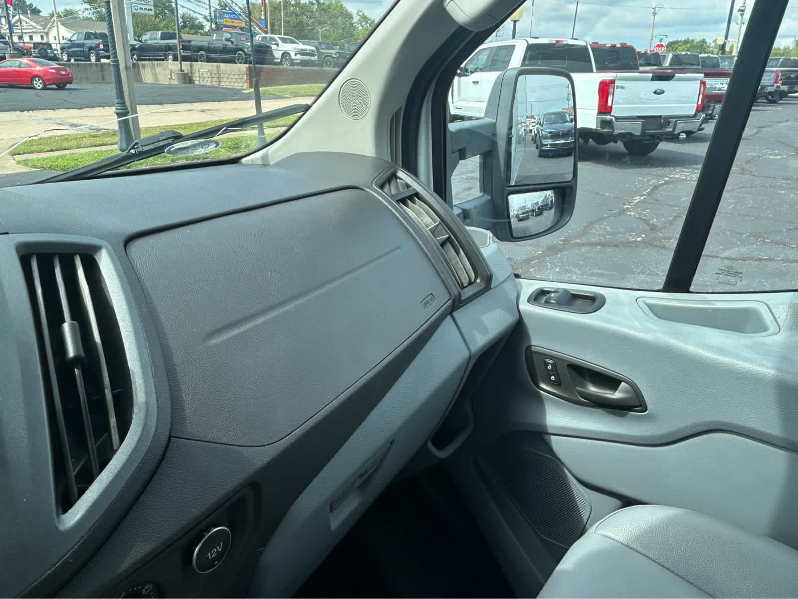 Used 2018 Ford Transit 350 138 DRW w/ Exterior Upgrade Package RWD image 31