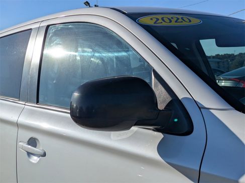 Used 2020 Mitsubishi Outlander ES image 9