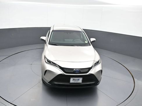 Used 2024 Toyota Venza LE AWD/4WD image 34