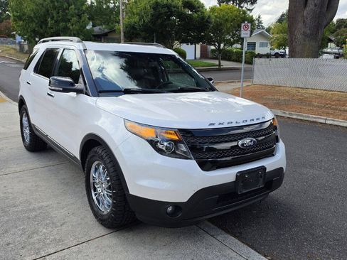 Used 2014 Ford Explorer Sport w/ Equipment Group 401A AWD/4WD image 3