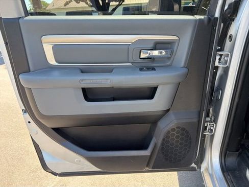 Used 2018 RAM 1500 Classic SLT RWD image 13