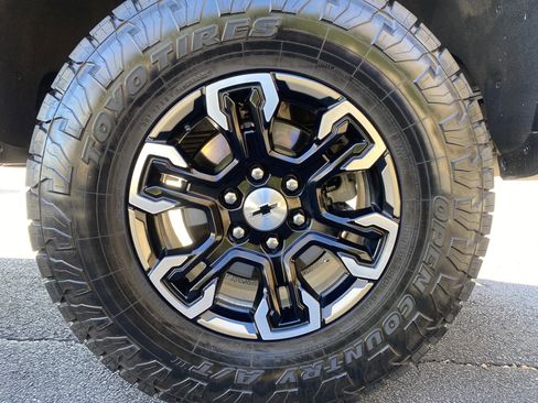 Used 2024 Chevrolet Silverado 1500 ZR2 image 47