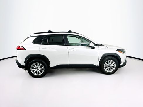 Used 2024 Toyota Corolla Cross LE image 10
