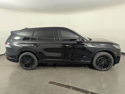 Used 2025 Lincoln Aviator Reserve w/ Equipment Group 201A image 8