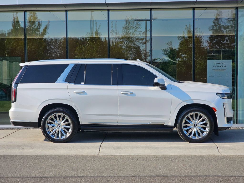 Used 2021 Cadillac Escalade Premium Luxury w/ Driver Assist Tech Package AWD/4WD image 6