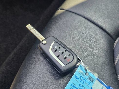 Certified 2022 Toyota Camry SE FWD image 32