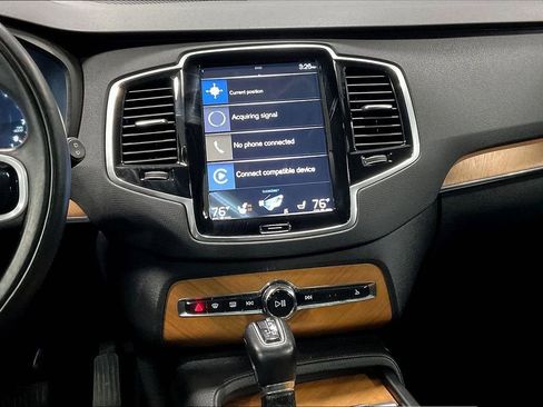 Certified 2022 Volvo XC90 T6 Momentum w/ Advanced Package AWD/4WD image 9