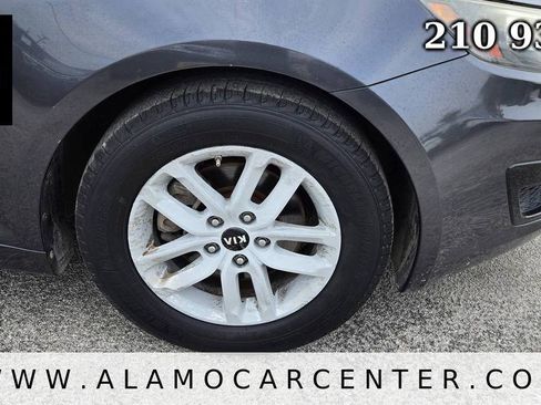 Used 2011 Kia Optima LX FWD image 13