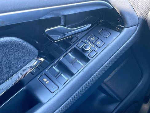 Used 2022 Land Rover Range Rover Evoque S image 33