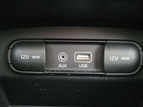 Used 2017 Kia Sorento LX image 8