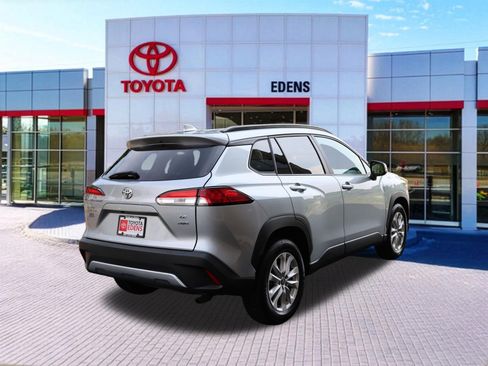 Used 2024 Toyota Corolla Cross LE AWD/4WD image 3