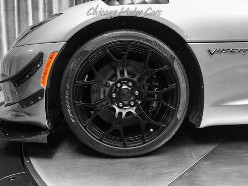 Used 2015 Dodge Viper SRT-10 RWD image 44