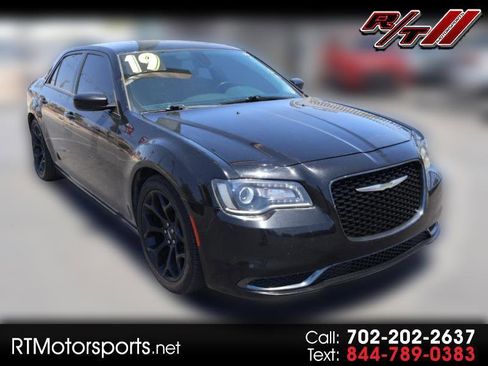 Used 2019 Chrysler 300 Touring w/ Sport Appearance Package RWD image 1
