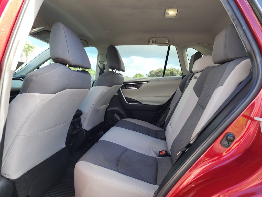 Used 2022 Toyota RAV4 XLE FWD image 15