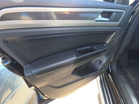 Used 2018 Volkswagen Atlas SEL image 6