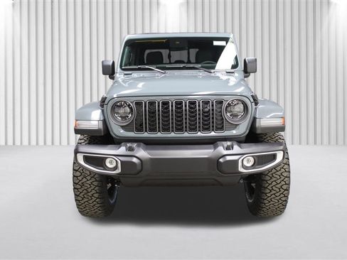 New 2025 Jeep Gladiator Sport image 41
