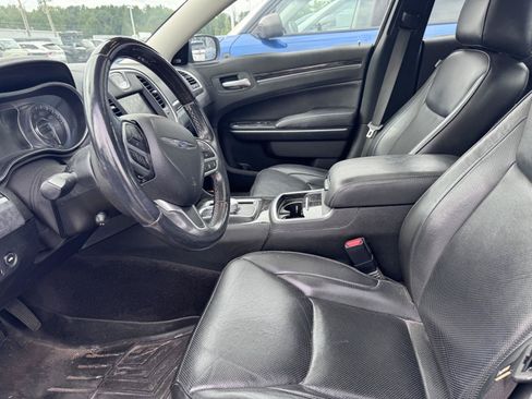 Used 2018 Chrysler 300 Limited w/ Safetytec Plus Group AWD/4WD image 5