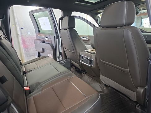 New 2026 GMC Sierra 3500 Denali w/ Denali Reserve Package AWD/4WD image 11