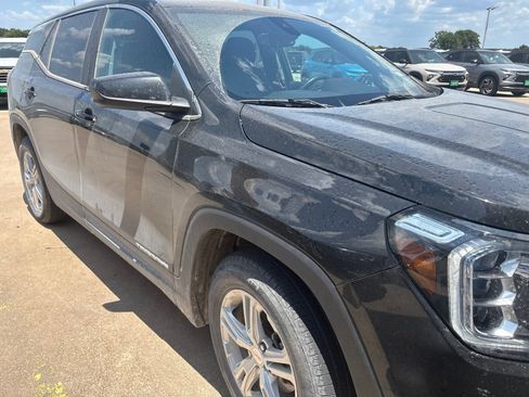 Used 2022 GMC Terrain SLE FWD image 7