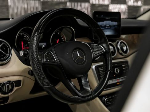Used 2019 Mercedes-Benz GLA 250 image 14