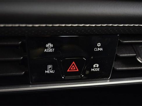 New 2026 Volkswagen Atlas SE image 14