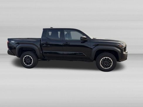 Used 2025 Toyota Tacoma TRD Off-Road AWD/4WD image 3