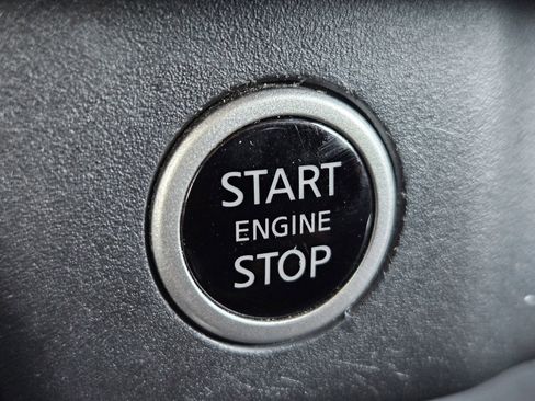 Used 2023 Nissan Rogue SV image 22