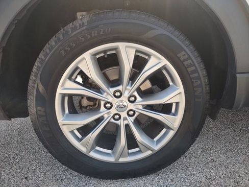 Used 2021 Ford Explorer XLT w/ Equipment Group 202A AWD/4WD image 34