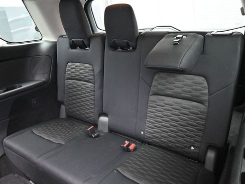 Used 2023 Nissan Pathfinder SV image 15