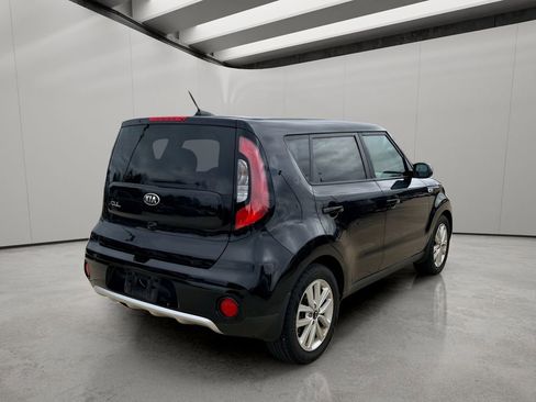 Used 2018 Kia Soul + FWD image 5