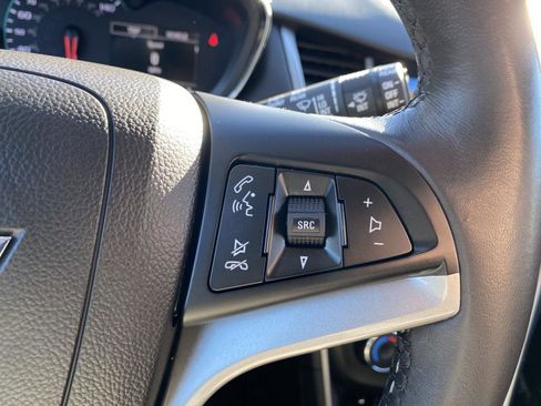 Used 2022 Chevrolet Trax LT w/ Driver Confidence Package image 22