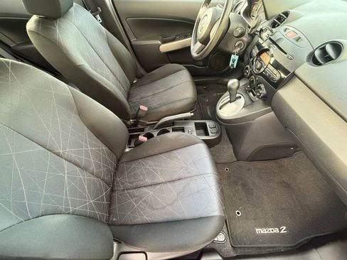 Used 2014 MAZDA MAZDA2 Sport image 29