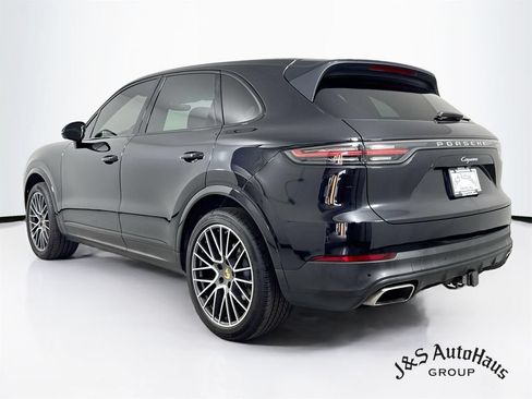 Used 2021 Porsche Cayenne AWD/4WD image 5