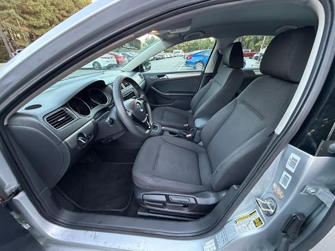 Used 2015 Volkswagen Jetta SE FWD image 9