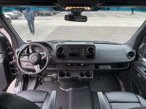 Used 2020 Mercedes-Benz Sprinter 3500 image 21
