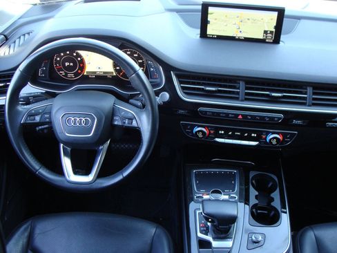 Used 2019 Audi Q7 3.0T Prestige w/ Prestige Package image 9
