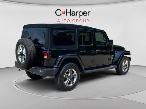 Used 2021 Jeep Wrangler Unlimited Sahara w/ Dual Top Group AWD/4WD image 3