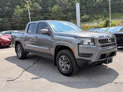 Used 2025 Nissan Frontier SV AWD/4WD image 16